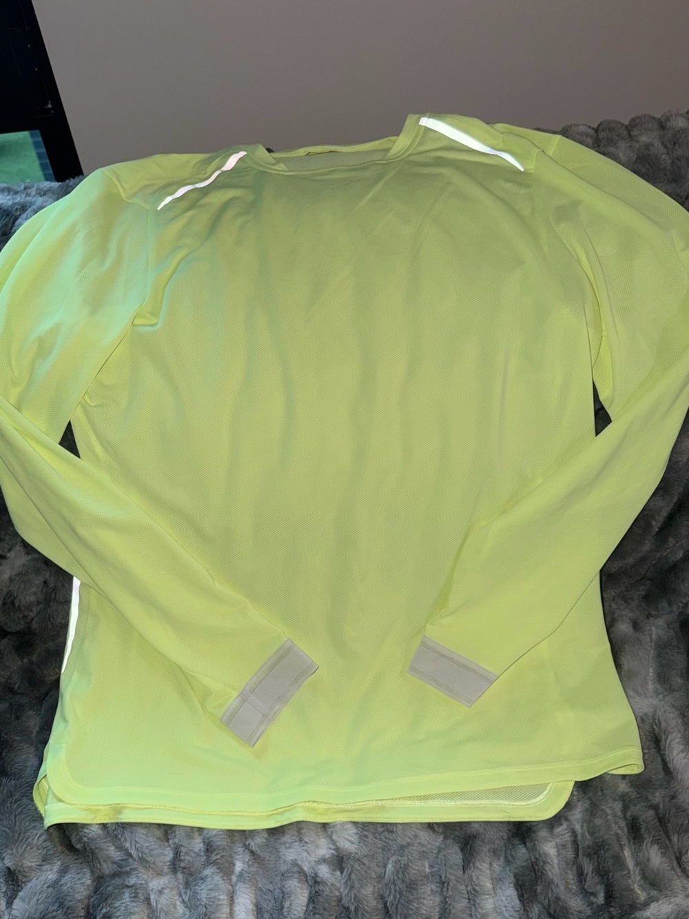 lululemon athletica Neon Yellow Long Sleeve Performance Top - Picture 1 of 3